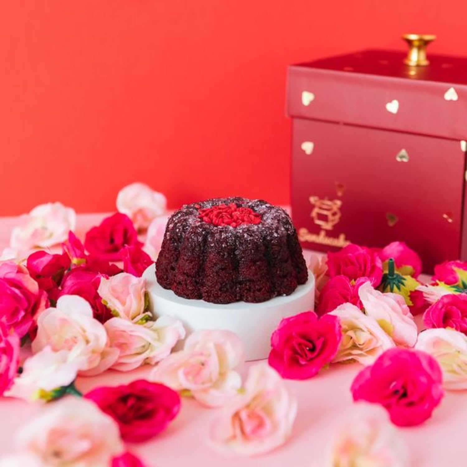 Sendacake Valentine'S Day Love Flying Butterfly Surprise Explosion Gift Box - Flower Shower & Delicious 3" Mini Cakes for Delivery - Gift for Girlfriend, Wife, Women